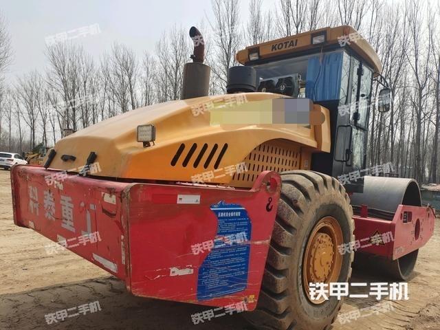 右前45°（壓路機(jī)整機(jī)外觀）