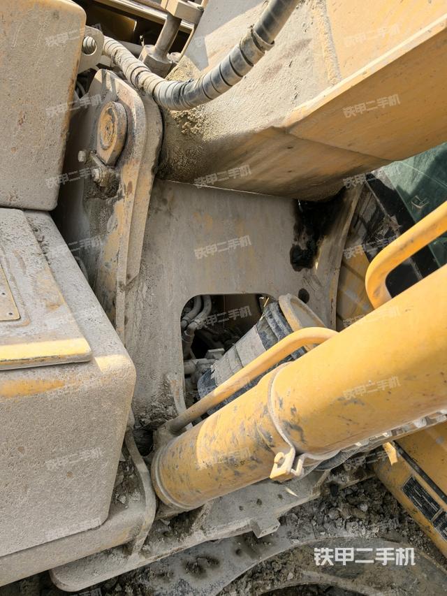 大臂根部?斜視(工作和回轉(zhuǎn)裝置) 大臂根部?斜視(工作和回轉(zhuǎn)裝置)