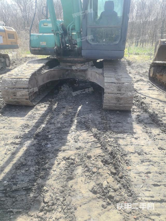 轉(zhuǎn)盤和下車架正前（工作和回轉(zhuǎn)裝置）