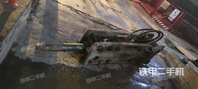 整机右侧（设备外观及核心部件）