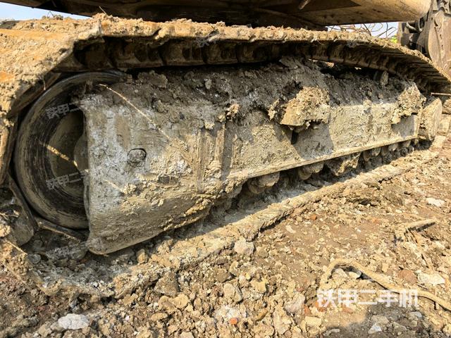 左側(cè)履帶整體?(行走機(jī)構(gòu)) 左側(cè)履帶整體?(行走機(jī)構(gòu))