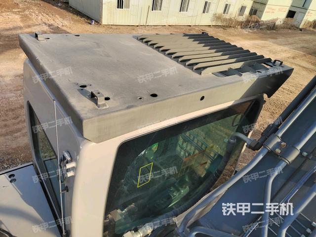 駕駛室頂部（整機(jī)外觀）