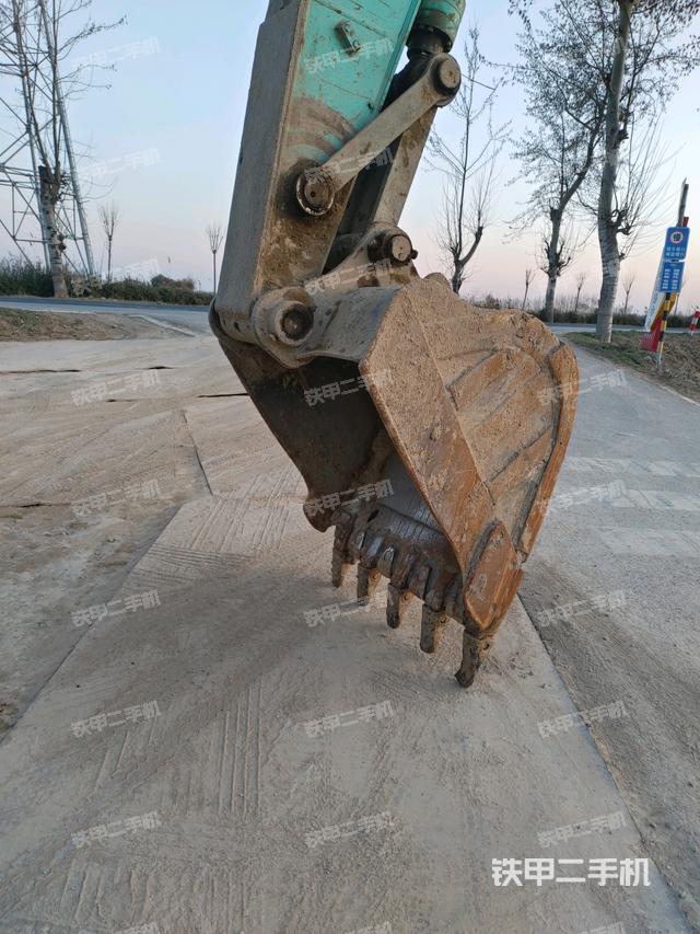 鏟斗右后整體（工作和回轉(zhuǎn)裝置）