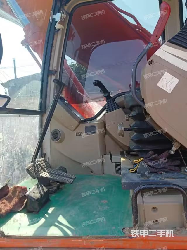 駕駛室整體（整機(jī)外觀）