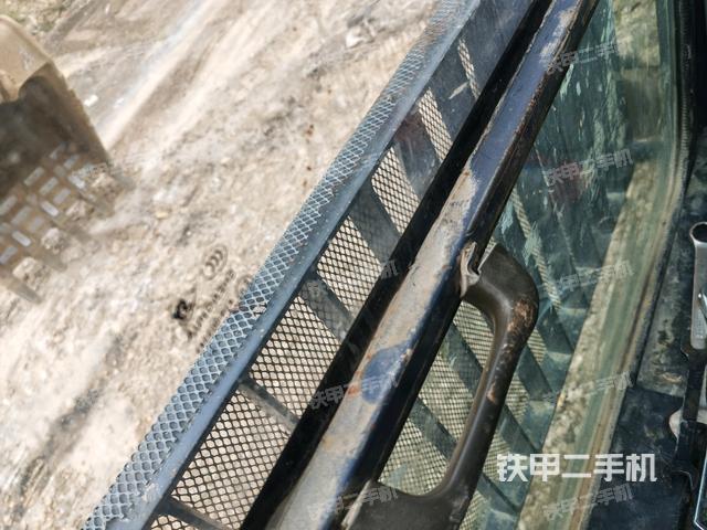 座椅右側(cè)控制臺/鑰匙門/油門/含右手柄（駕駛室部分）