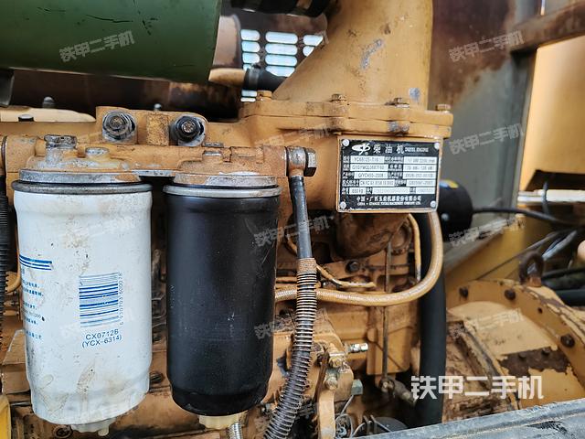 发动机右侧（整机外观及大件）