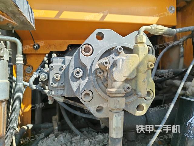 液壓泵斜45?左（大件艙室）