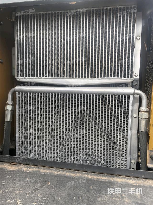 散熱器正面（動(dòng)力系統(tǒng)）