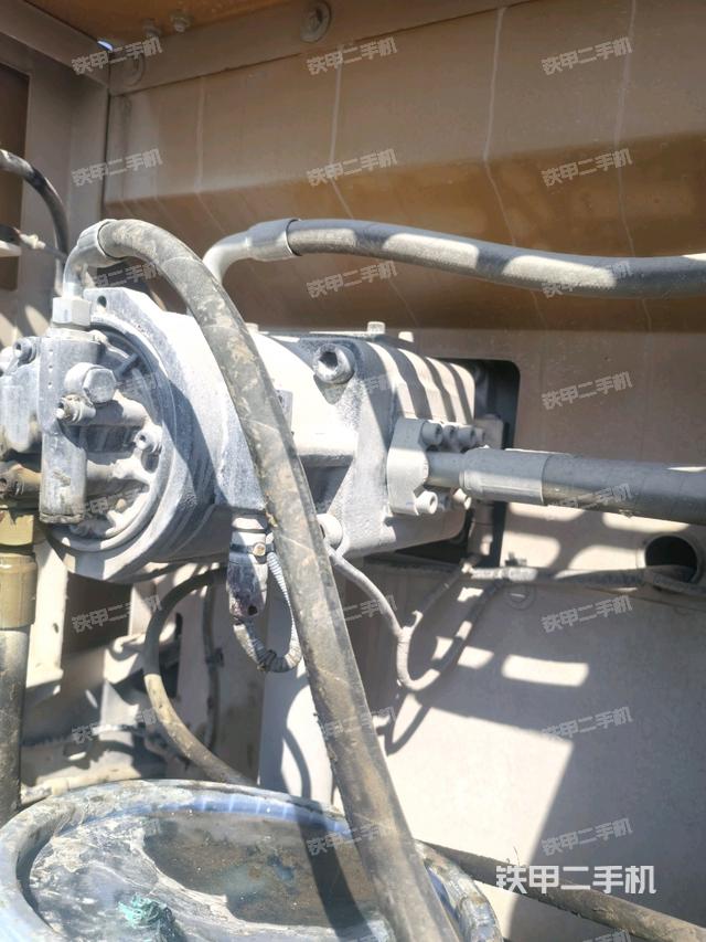 液壓泵斜45?左(大件艙室) 液壓泵斜45?左(大件艙室)