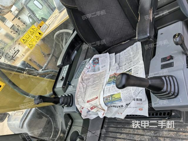 座椅后部(駕駛室部分) 座椅后部(駕駛室部分)