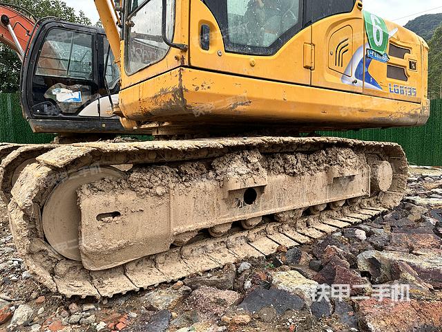 单侧履带整体（整机外观）