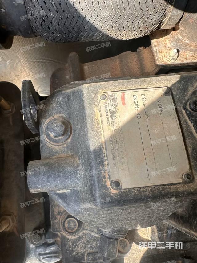 回转马达和主控阀（整机外观）