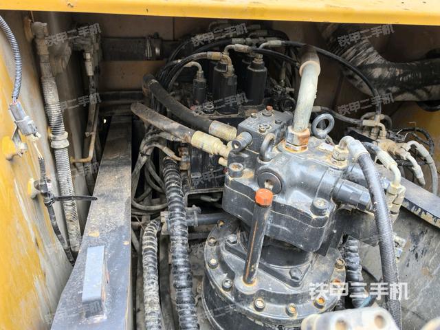 駕駛室頂部俯視(上車(chē)部件) 駕駛室頂部俯視(上車(chē)部件)