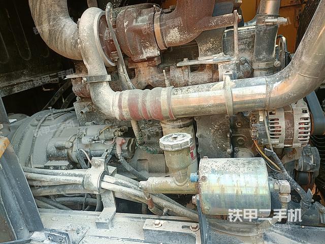 发动机右侧（整机外观及大件）