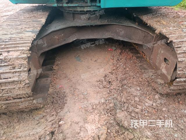 轉(zhuǎn)盤和下車架正前(工作和回轉(zhuǎn)裝置) 轉(zhuǎn)盤和下車架正前(工作和回轉(zhuǎn)裝置)