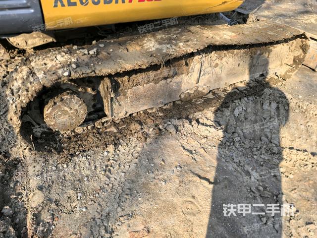 右側(cè)履帶整體?（行走機(jī)構(gòu)）