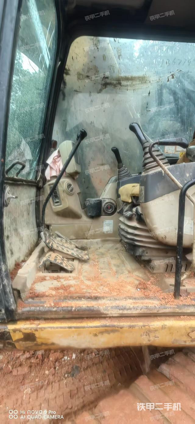 駕駛室整體（整機(jī)外觀）