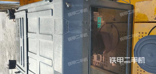 驾驶室顶部（整机外观）