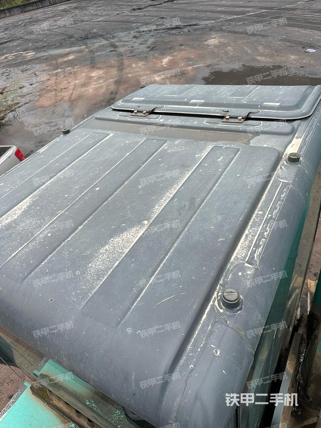 駕駛室頂部（整機外觀）