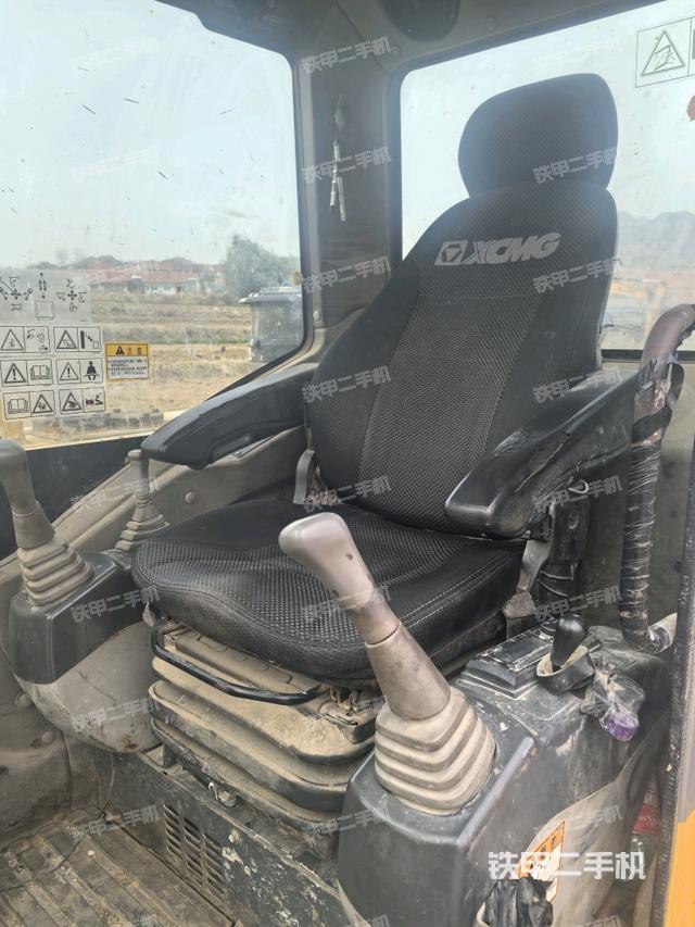 駕駛室整體（整機(jī)外觀）