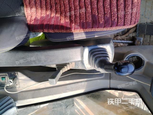 座椅左側控制臺/音響/含左手柄（駕駛室部分）