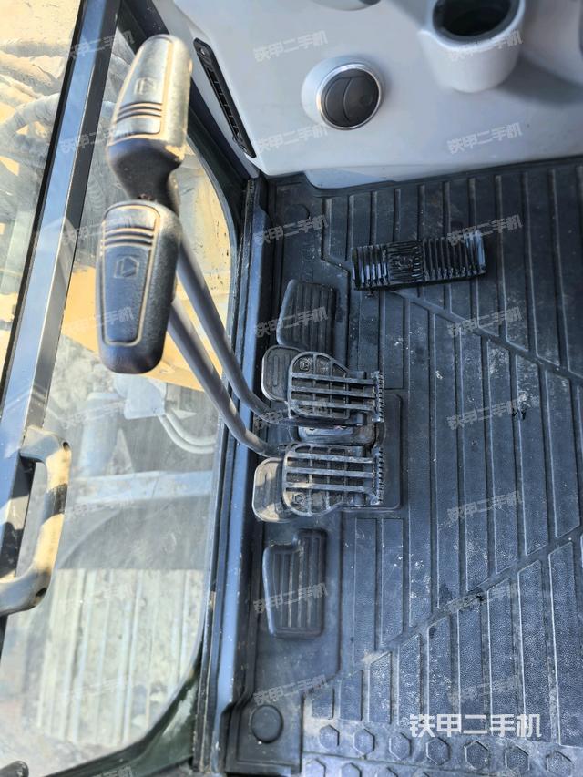 后窗玻璃角標(biāo)（駕駛室部分）