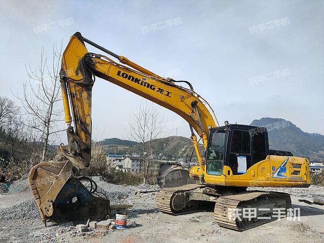 龙工LG6225E挖掘机