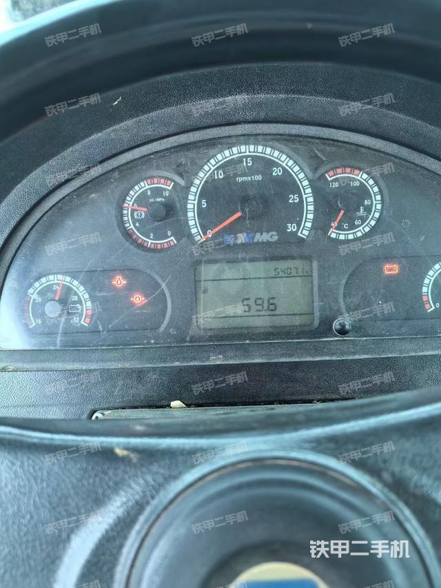 駕駛室操作臺(tái)(設(shè)備外觀及核心部件) 駕駛室操作臺(tái)(設(shè)備外觀及核心部件)