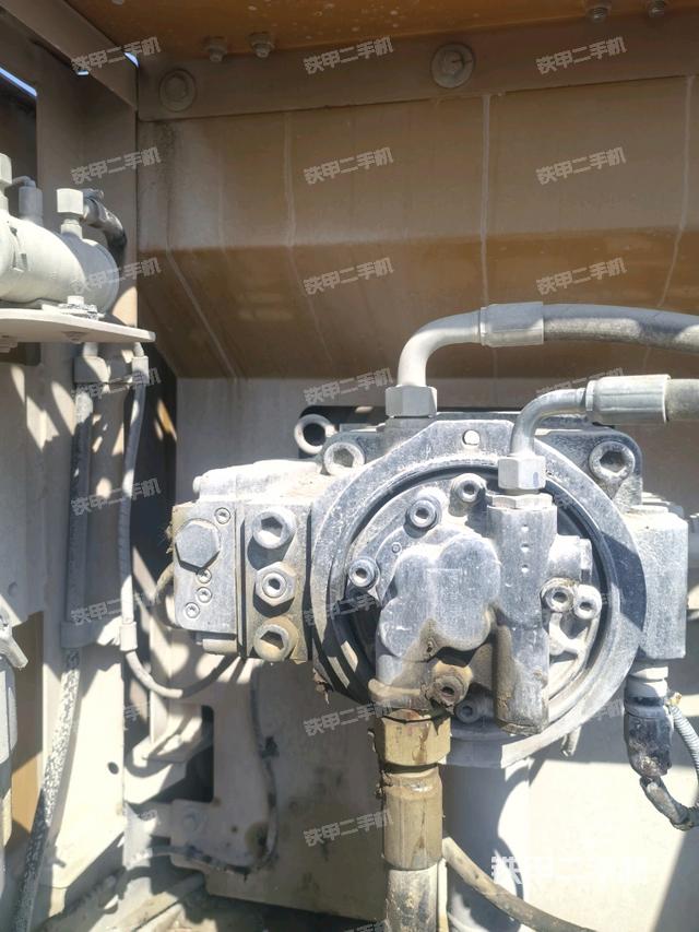 液壓泵斜45?右(大件艙室) 液壓泵斜45?右(大件艙室)