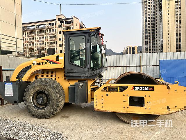 整机右侧（设备外观及核心部件）