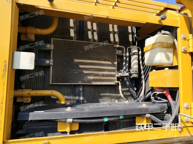 散熱器正面(大件艙室) 散熱器正面(大件艙室)