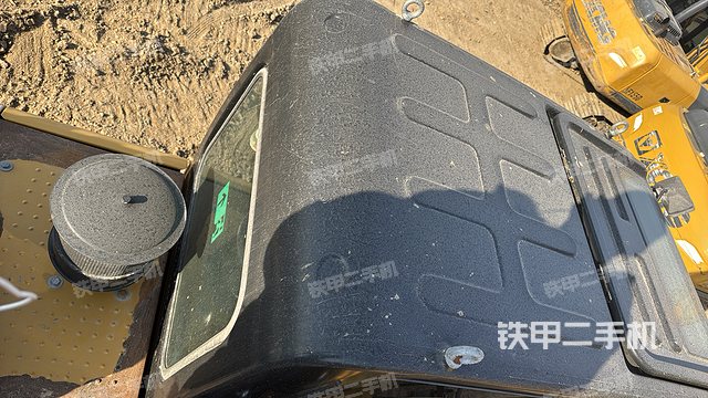 液壓泵艙室正面整體(整機(jī)外觀) 液壓泵艙室正面整體(整機(jī)外觀)