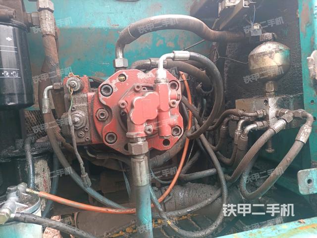 液壓泵斜45?右(大件艙室) 液壓泵斜45?右(大件艙室)