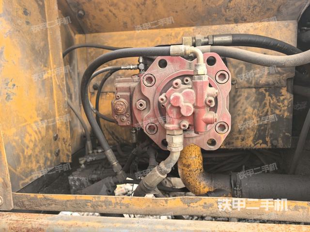 液壓泵斜45?左（大件艙室）