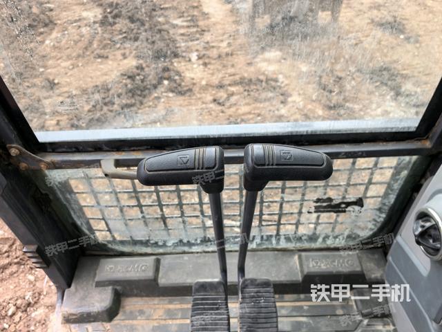 座椅左側(cè)控制臺(tái)/音響/含左手柄(駕駛室部分) 座椅左側(cè)控制臺(tái)/音響/含左手柄(駕駛室部分)