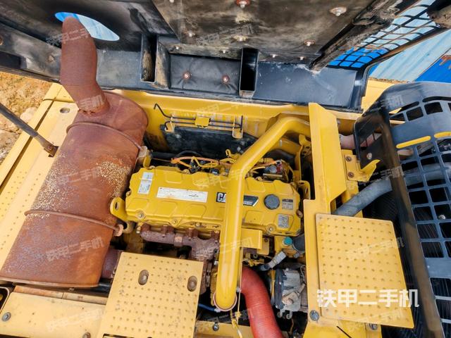 發(fā)動機(jī)整體俯視(整機(jī)外觀) 發(fā)動機(jī)整體俯視(整機(jī)外觀)