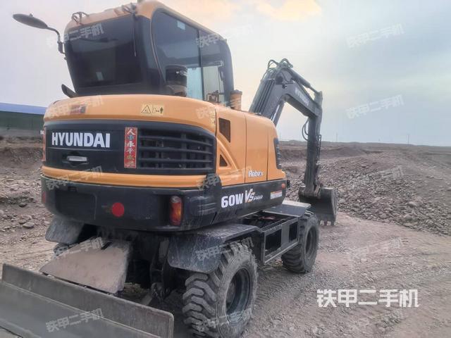 單側履帶整體(整機外觀) 單側履帶整體(整機外觀)