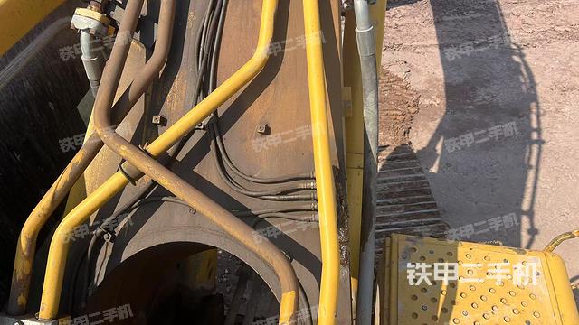 大臂背部俯視（工作和回轉(zhuǎn)裝置）