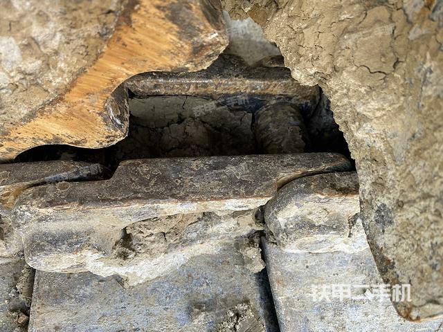 右側(cè)行走馬達蓋板（行走機構(gòu)）