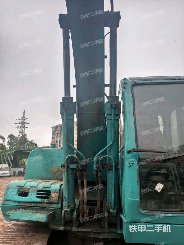 大臂油缸整體?豎拍(工作和回轉(zhuǎn)裝置) 大臂油缸整體?豎拍(工作和回轉(zhuǎn)裝置)
