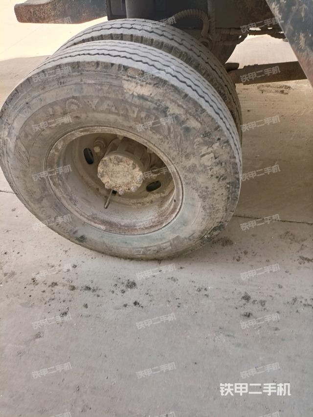 右驅(qū)動(dòng)輪（行走機(jī)構(gòu)）