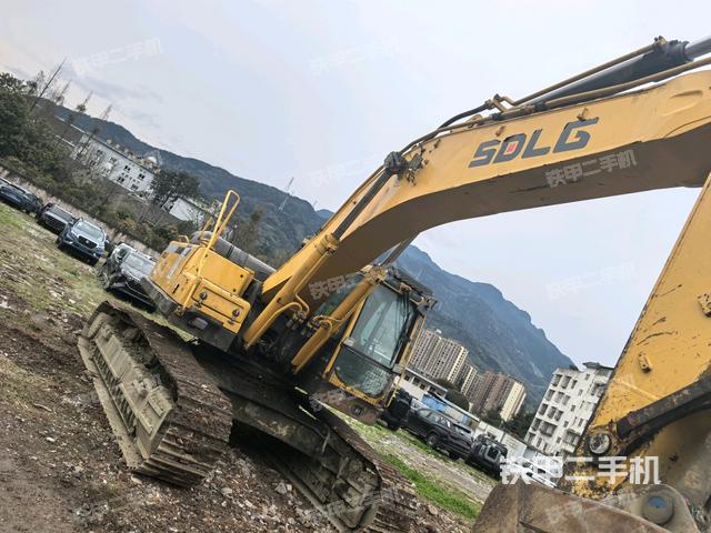 大臂根部?斜視（工作和回轉(zhuǎn)裝置）