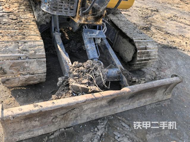 轉(zhuǎn)盤和下車架正前（工作和回轉(zhuǎn)裝置）