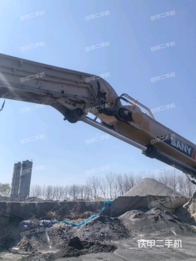 小臂整體左后(工作和回轉(zhuǎn)裝置) 小臂整體左后(工作和回轉(zhuǎn)裝置)