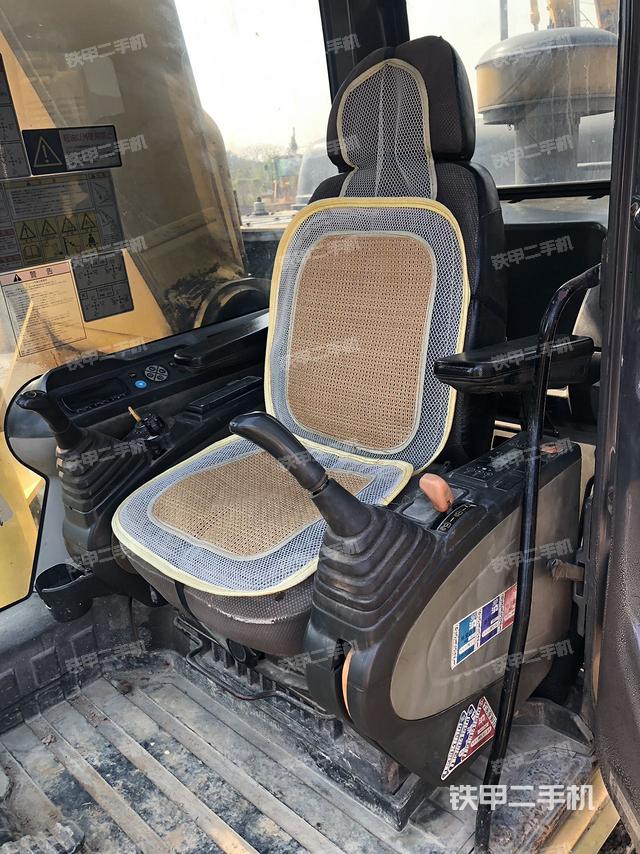 駕駛室整體（整機外觀）