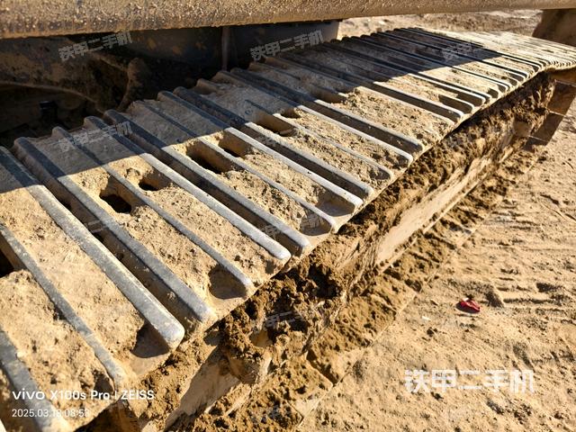 單側履帶整體(整機外觀) 單側履帶整體(整機外觀)