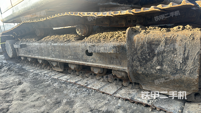 單側(cè)履帶整體（整機(jī)外觀）