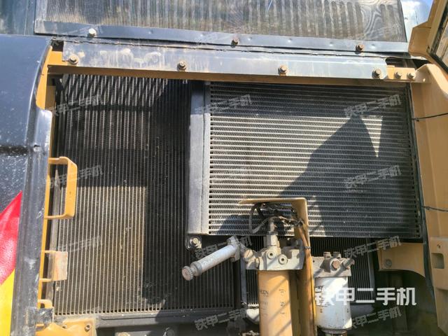 散熱器正面（大件艙室）