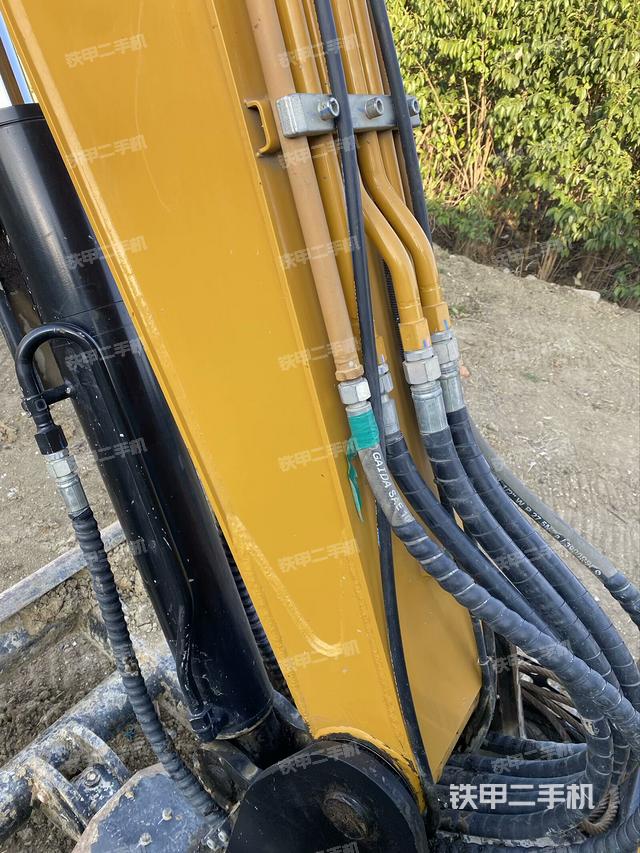 大臂根部?斜（工作和回轉(zhuǎn)裝置）