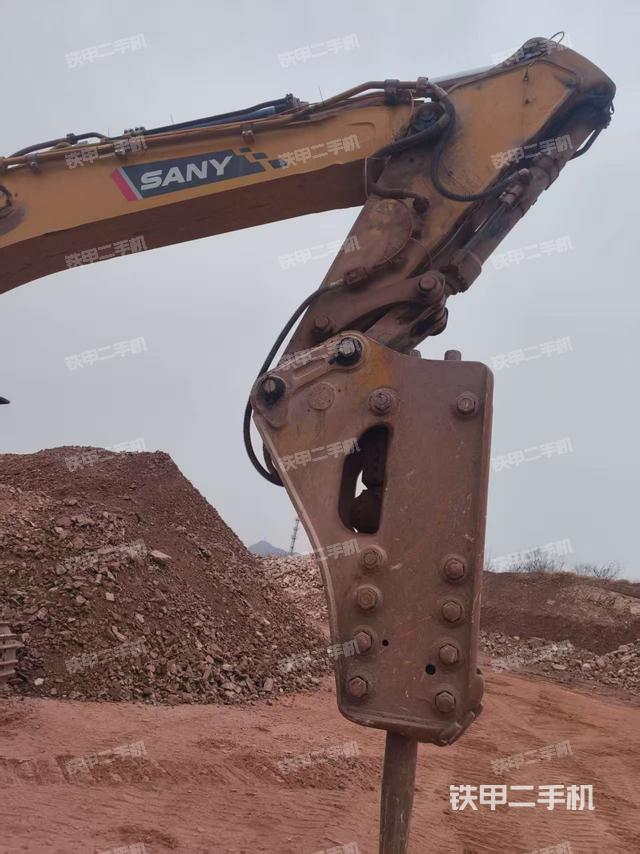 駕駛室整體（整機外觀）